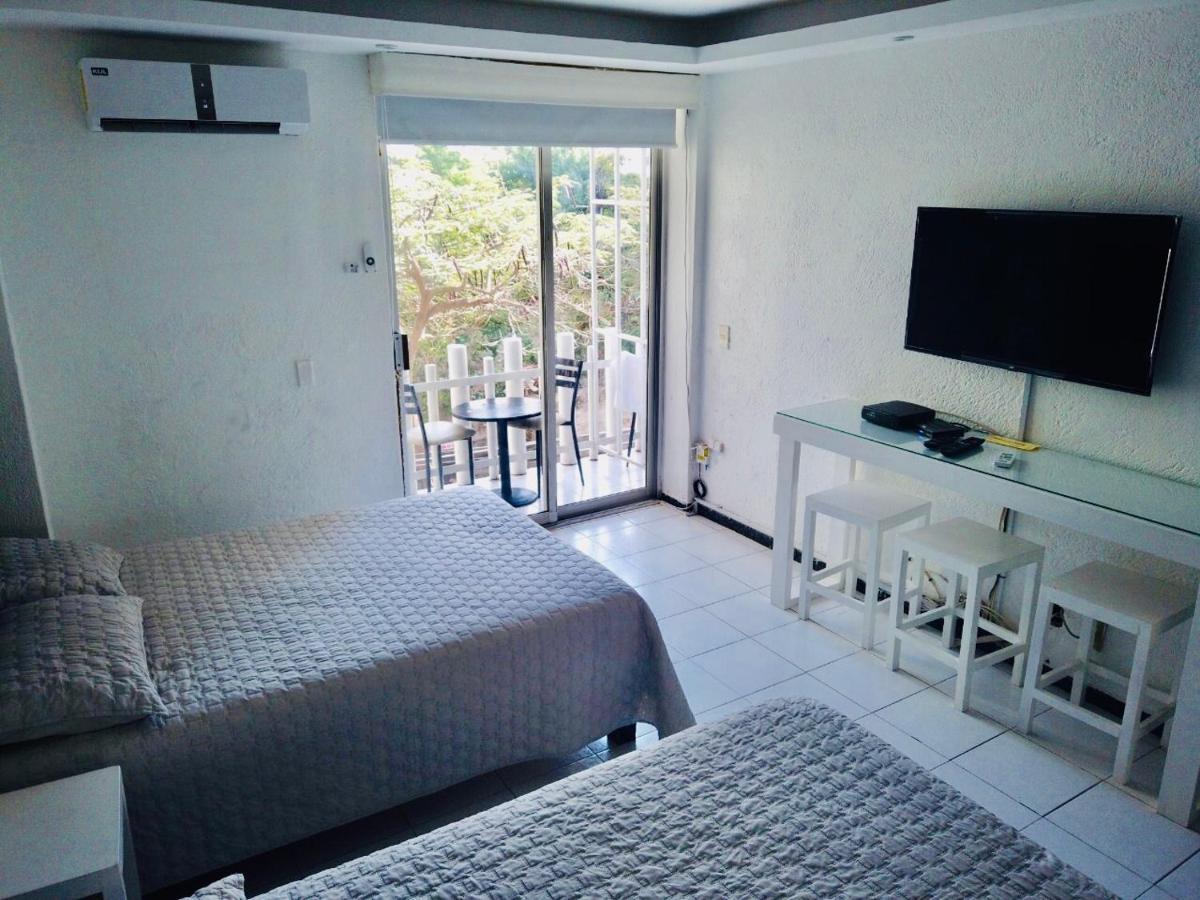 Sky Inn Acapulco Y Condominio Mediterrane Zewnętrze zdjęcie