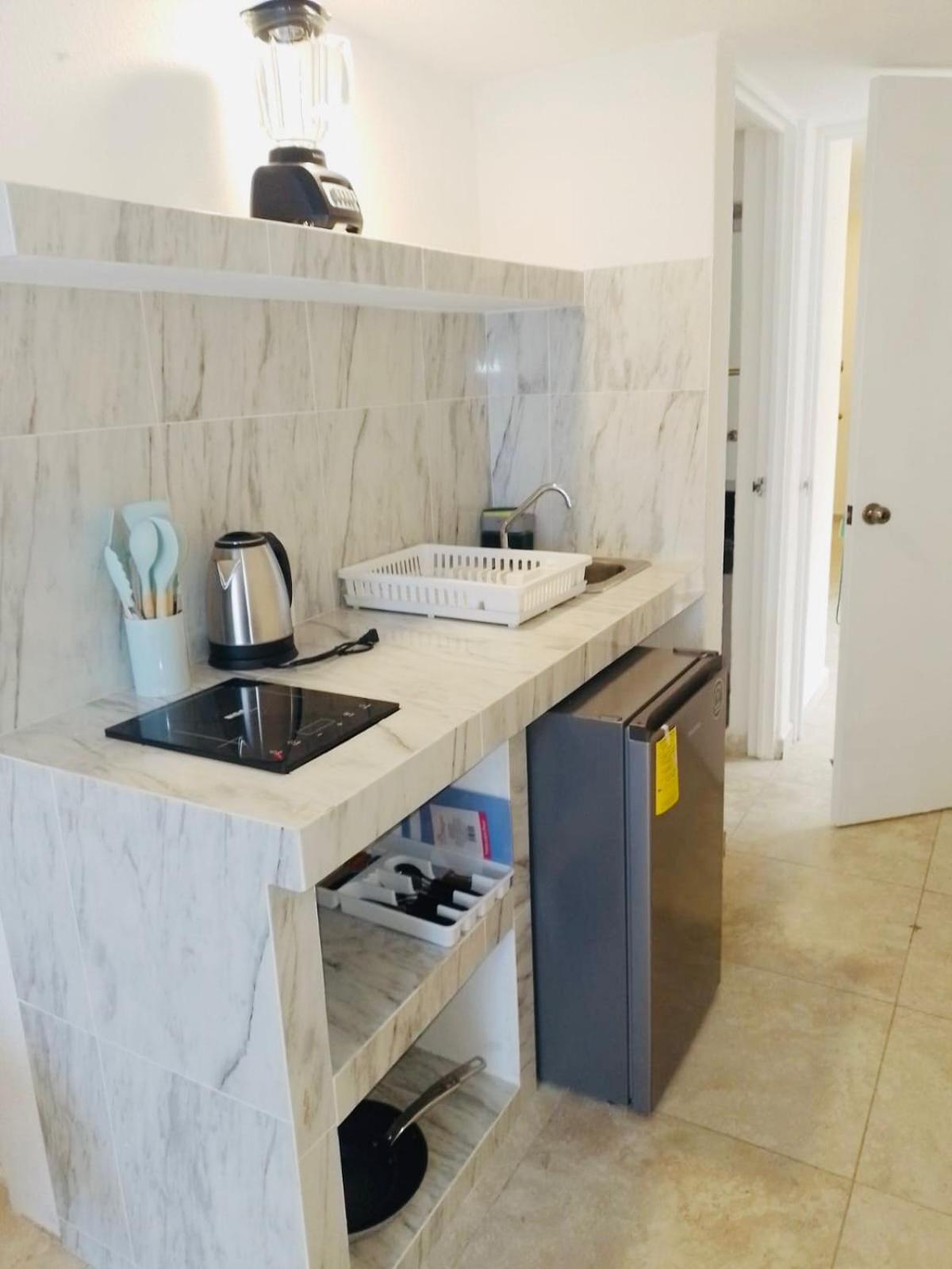 Sky Inn Acapulco Y Condominio Mediterrane Zewnętrze zdjęcie